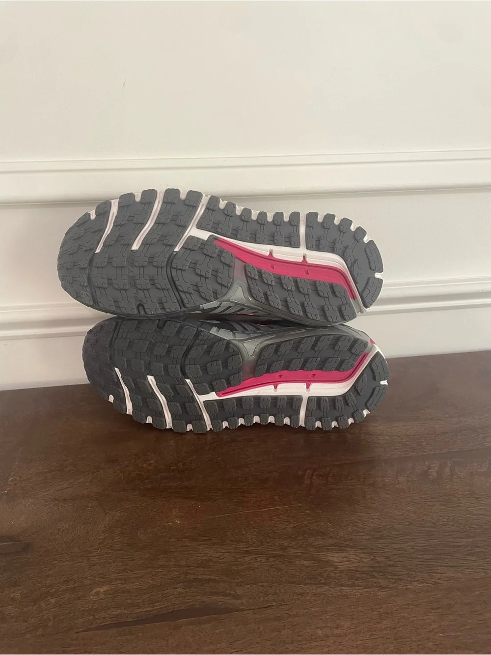 Brooks Women’s Ariel 18 Running Shoes